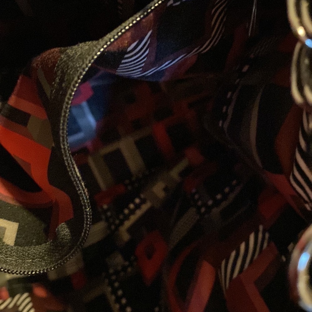Longchamp
Art Walk Mixed Media Tote Bag. - Picture 7 of 9